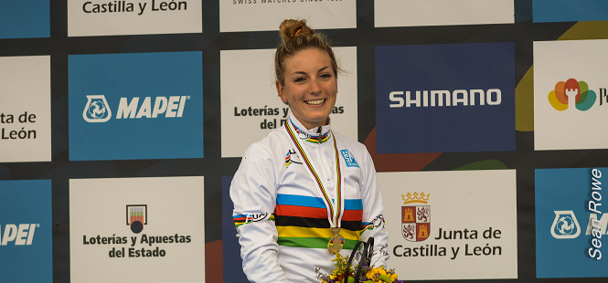 Quatre mois après son titre sur route, Pauline Ferrond-Prévot a été sacrée en cyclo-cross © flickr - Sean Rowe